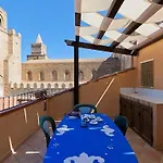 Terrazza Delle Mura 別荘 チェファル