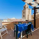 Terrazza Delle Mura 別荘 チェファル